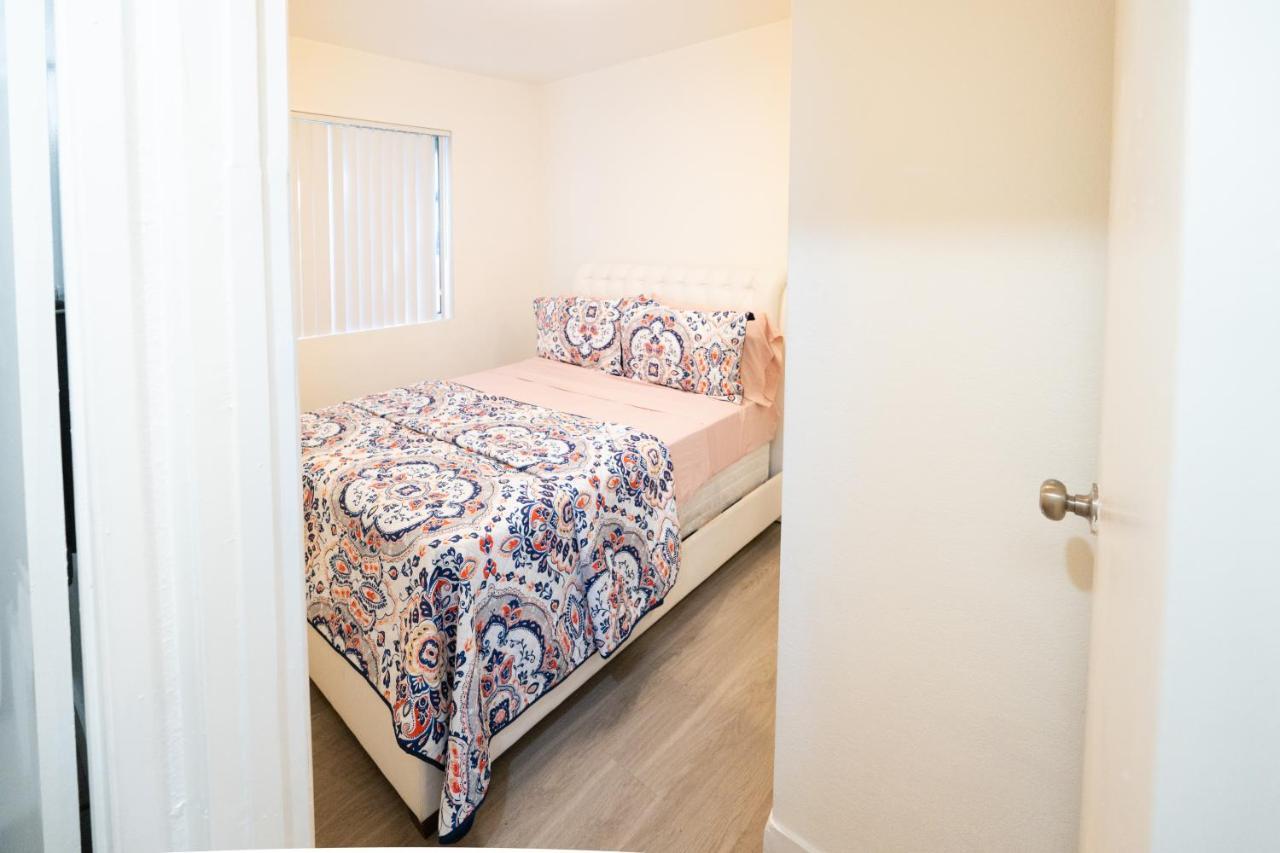Cozy Small 2 Bedroom In Koreatown/Hollywood Los Angeles Exterior photo